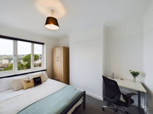 bed 3 - click for photo gallery